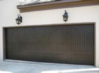 別墅實木車庫門指定生產(chǎn)廠家